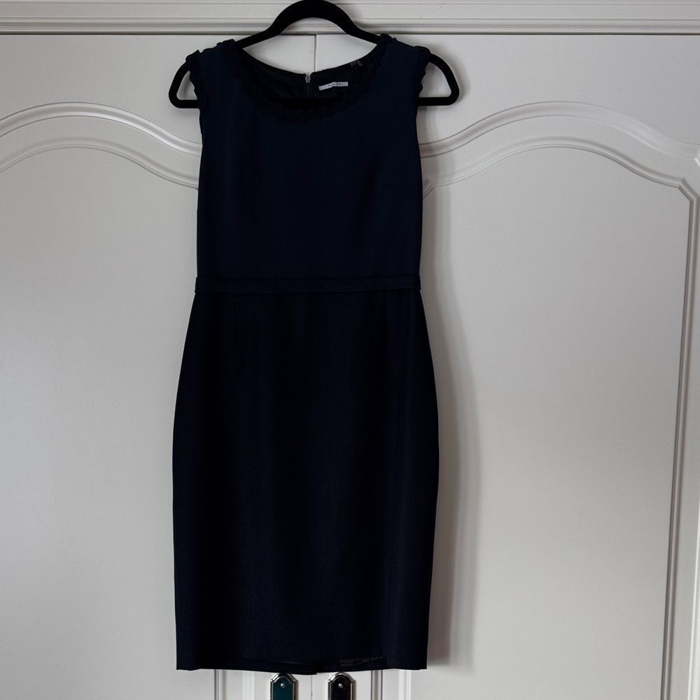 T Tahari Navy Sleeveless Dress (fits like US8)